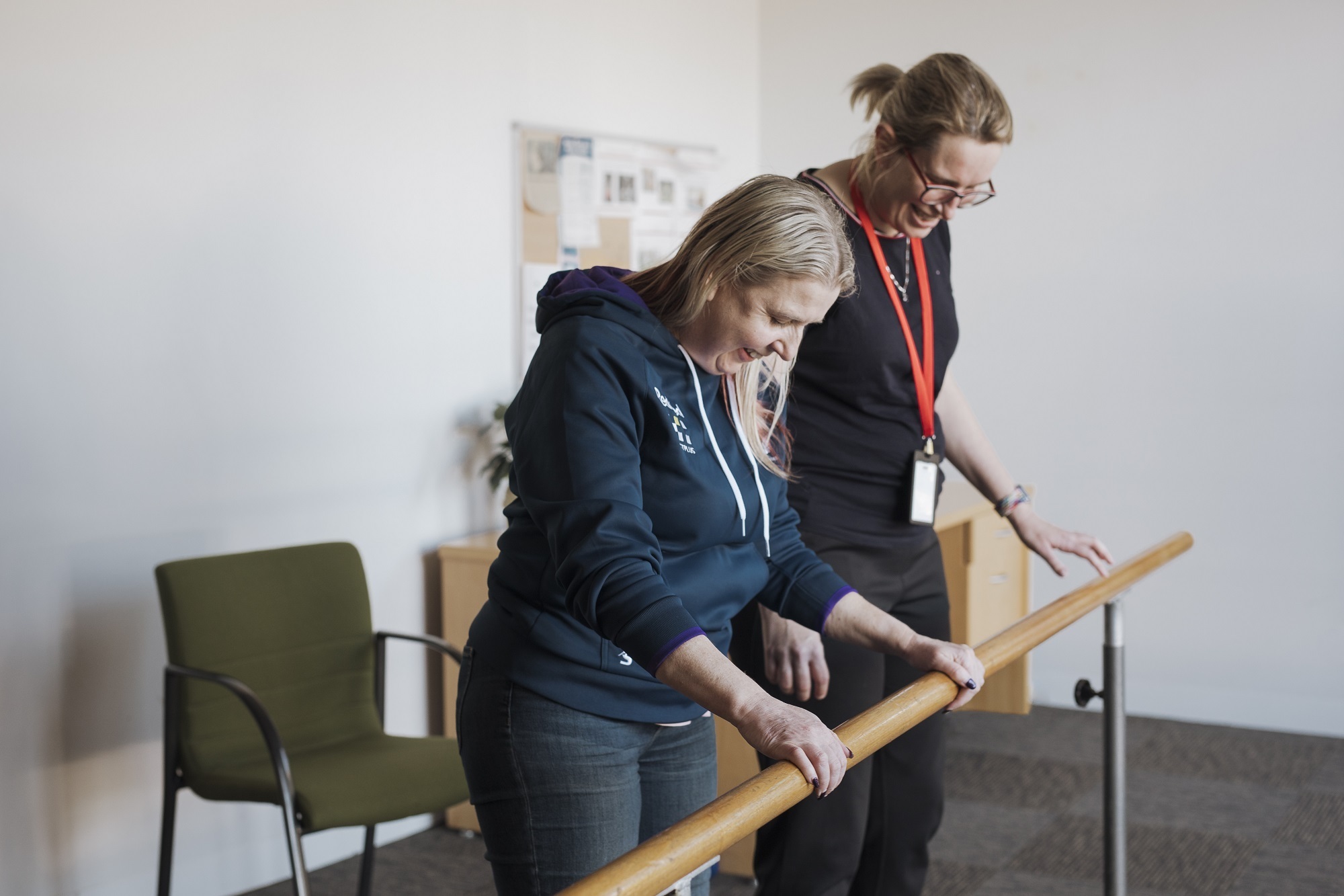 MS physio therapist with client